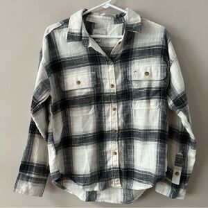 American eagle Flannel button down up shirt Ladies size xs Black white plaid